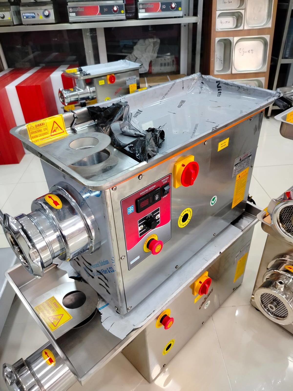 Çağdaş 32 no Soğutmalı et kıyma makinesi İç Dış Krom Paslanmaz